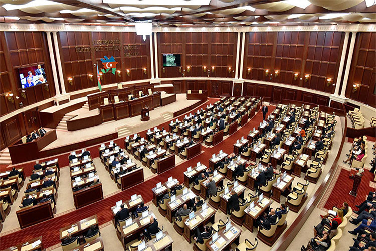 Deputatların hər biri Silahlı Qüvvələrə Yardım Fonduna 500 manat köçürüb