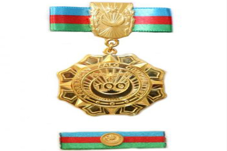 Milli Məclisin deputatları “Azərbaycan Xalq Cümhuriyyətinin 100 illiyi” medalı ilə təltif edilib