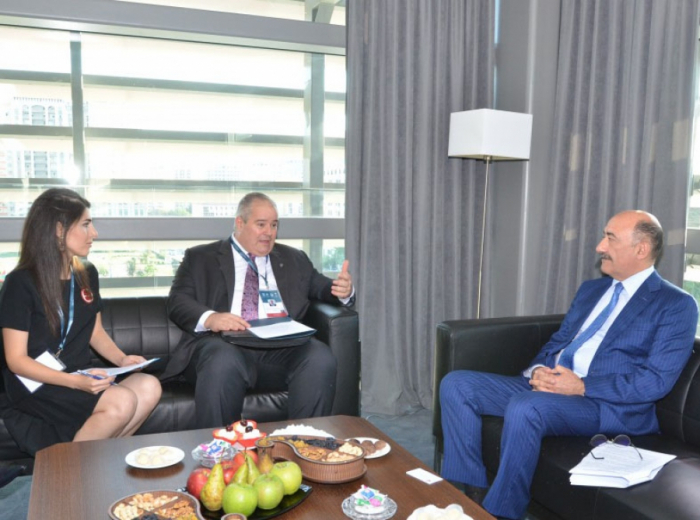 Müdafiə nazri Braziliyalı həmkarı ilə görüşüb