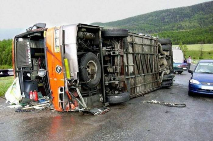 Yaponiyada avtobus qəzası – 21 nəfər yaralanıb
