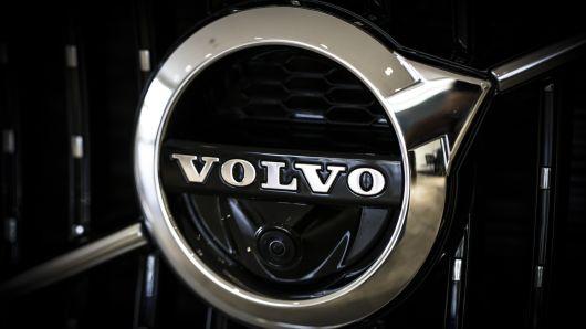 “Volvo” 500 min avtomobilini geri çağırır
