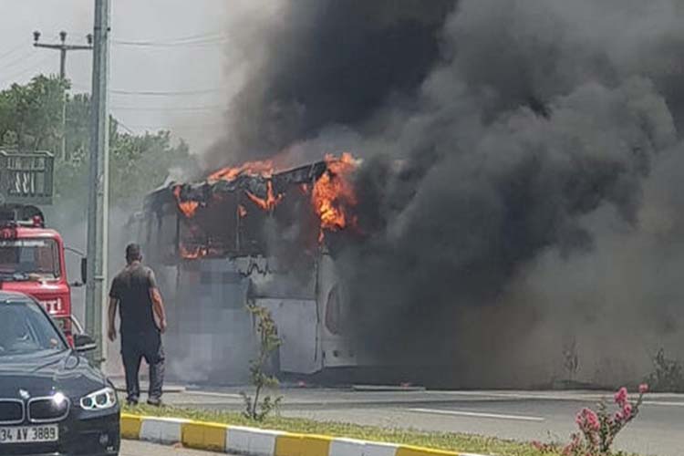 Türkiyədə sərnişin avtobusu yanıb: 5 nəfər ölüb, 15 nəfər yaralanıb