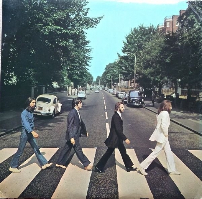 “The Beatles” pərəstişkarları “Abbey Road” albomunun üzqabığındakı fotoşəklin 50 illiyini qeyd ediblər