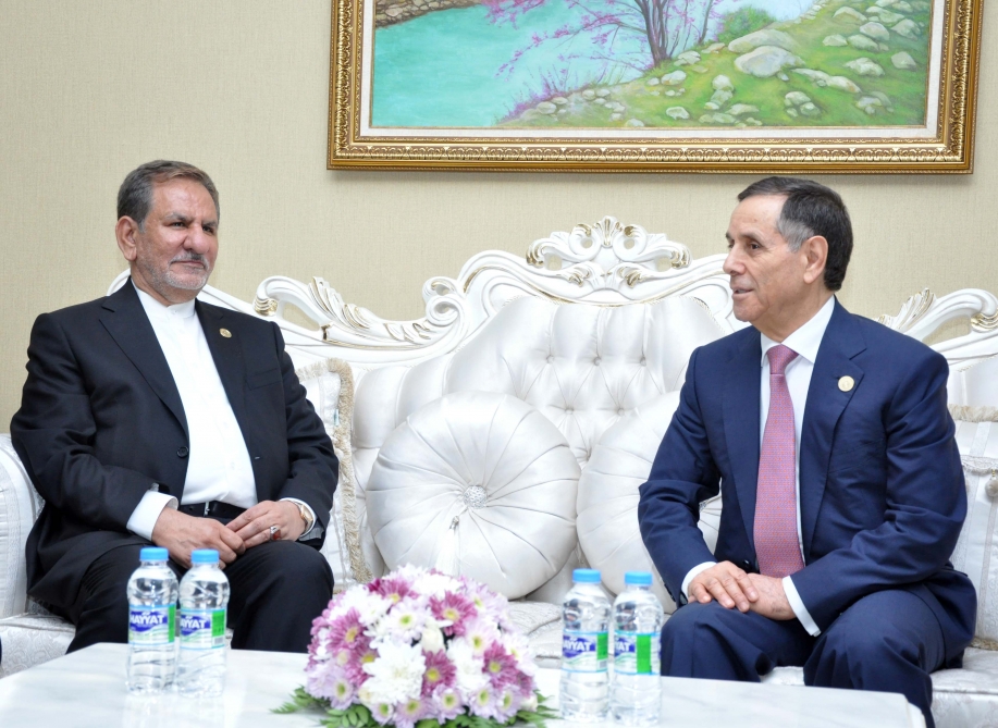 Baş Nazir Novruz Məmmədov İranın birinci vitse-prezidenti ilə görüşüb
