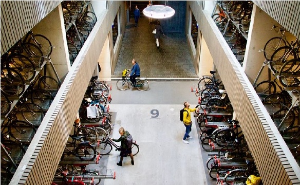 Hollandiyada dünyanın ən böyük velosiped parkı istifadəyə verilib