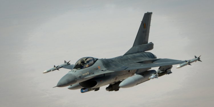 Belçika Hava Qüvvələrinə məxsus F-16 qırıcısı qəzaya uğrayıb