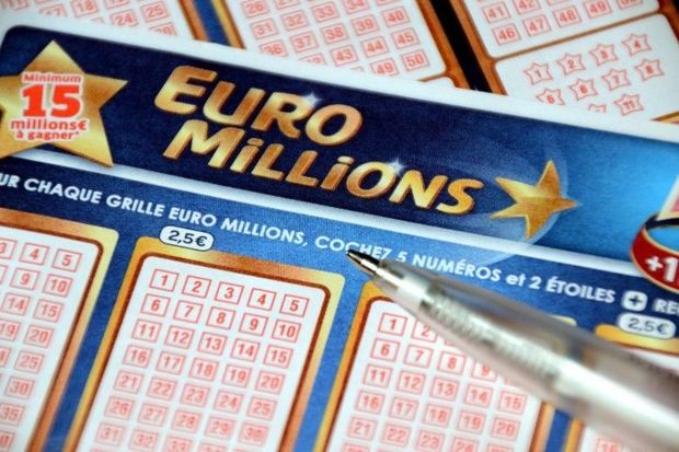 Britaniyalı lotereyada 170 milyon funt uddu və rekorda imza atdı