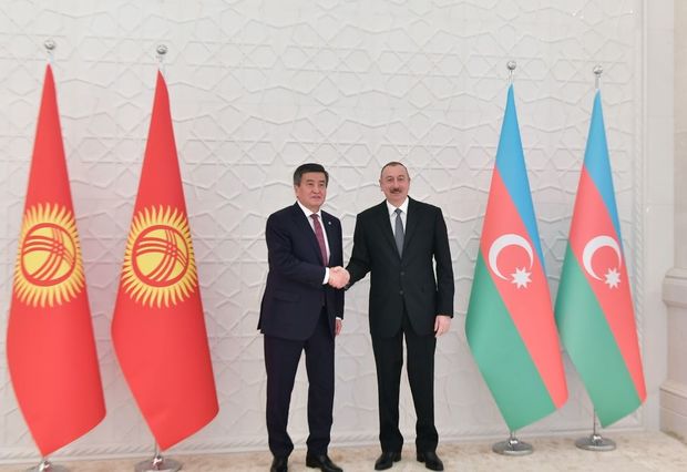 İlham Əliyev Qırğızıstan Prezidenti ilə görüşüb – FOTO