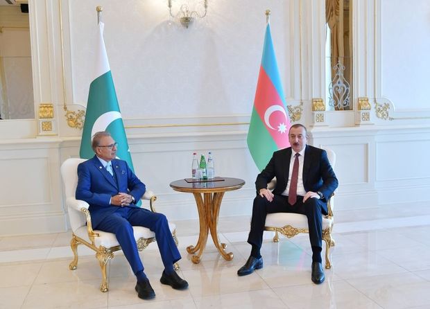 İlham Əliyev Pakistan Prezidenti ilə görüşdü – FOTO