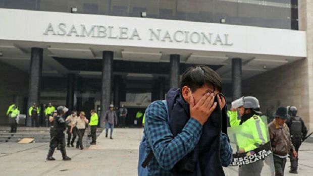Ekvadorda çaxnaşma: 10 nəfər öldü, 8 nəfər gözünü itirdi – FOTO