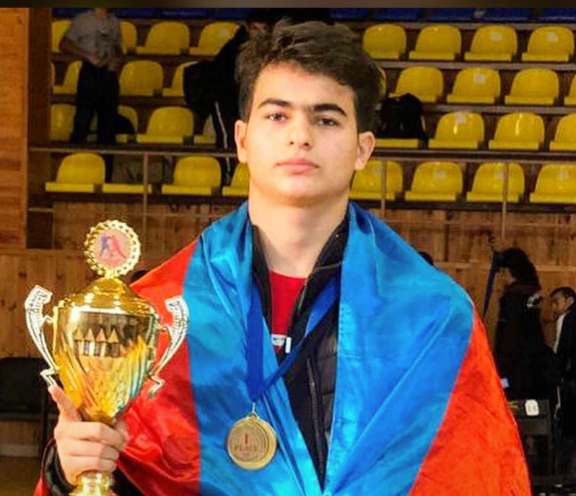 Bakı məktəblisi erməni idmançıya qalib gələrək qızıl medal qazanıb