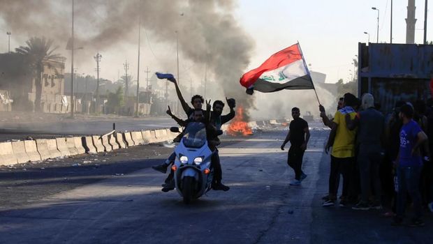 İraqda etirazçılar diplomatik nümayəndəliyin binasını yandırdılar