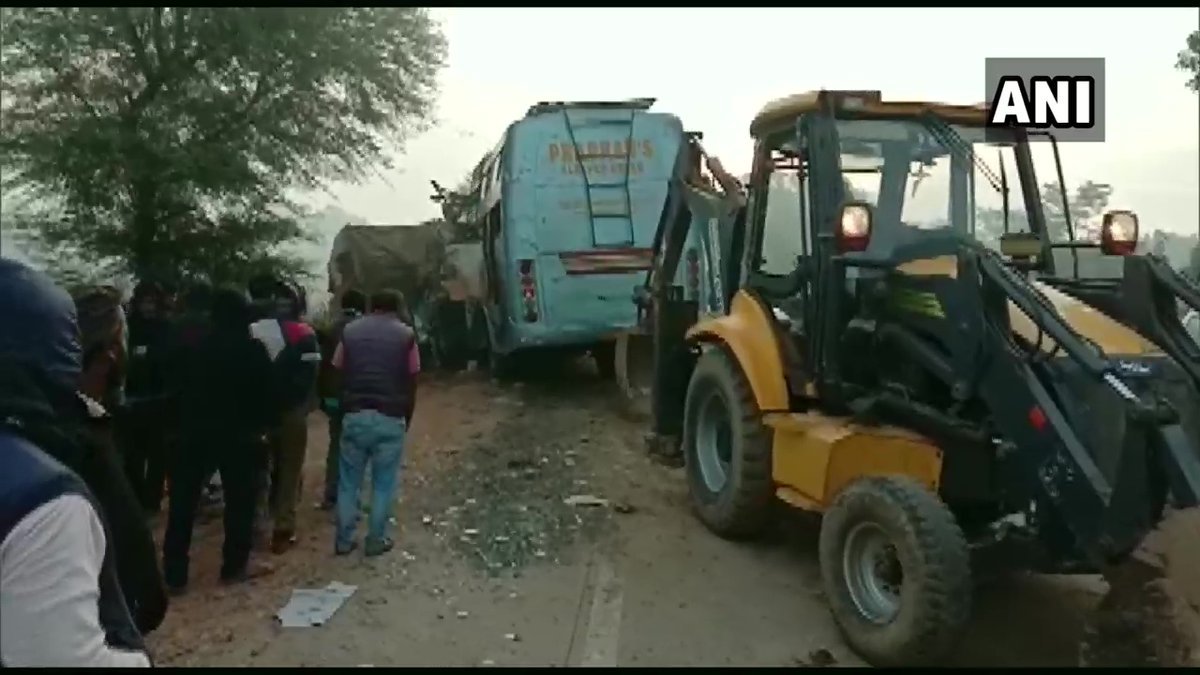 Hindistanda yük maşını avtobusa çırpılıb, 9 nəfər ölüb