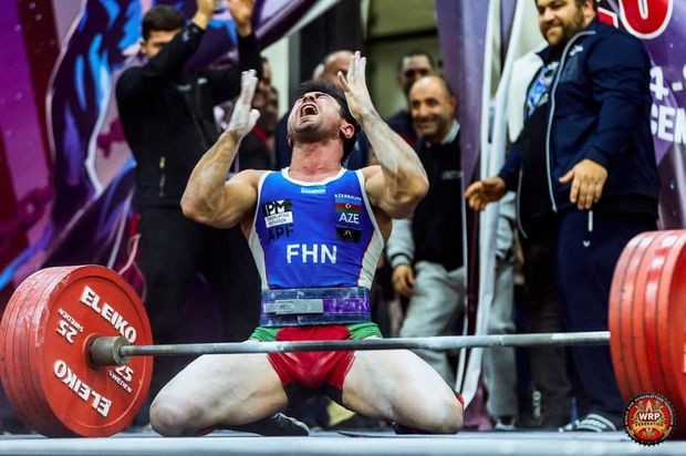Azərbaycanlı idmançı Moskvada dünya rekordu qırıb çempion oldu – FOTO