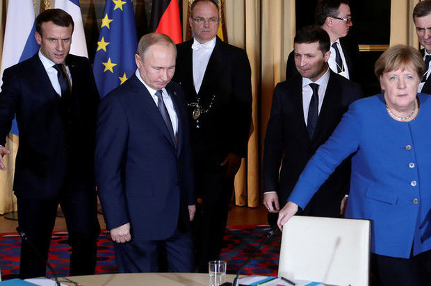 Etirazlar Parisdə Putinin əlində arqument oldu