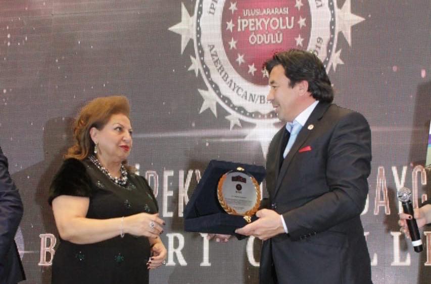 Məlahət Qurbanova Türk Dünyasına Xidmət Ödülü ilə mükafatlandırıldı