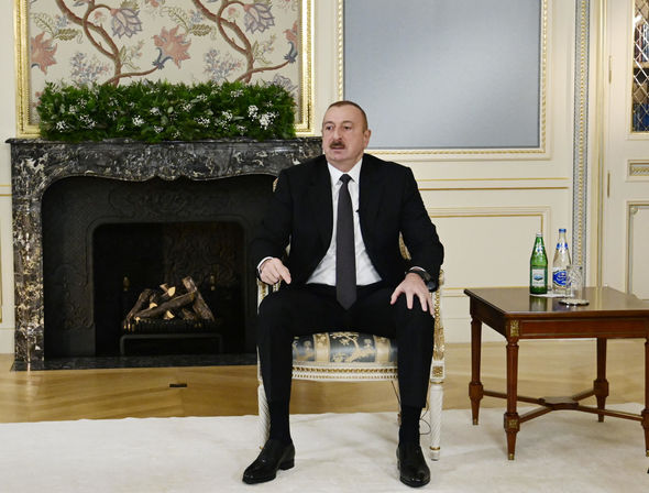 İlham Əliyev yerli telekanallara ilin yekunları ilə əlaqədar müsahibə verdi – FOTO