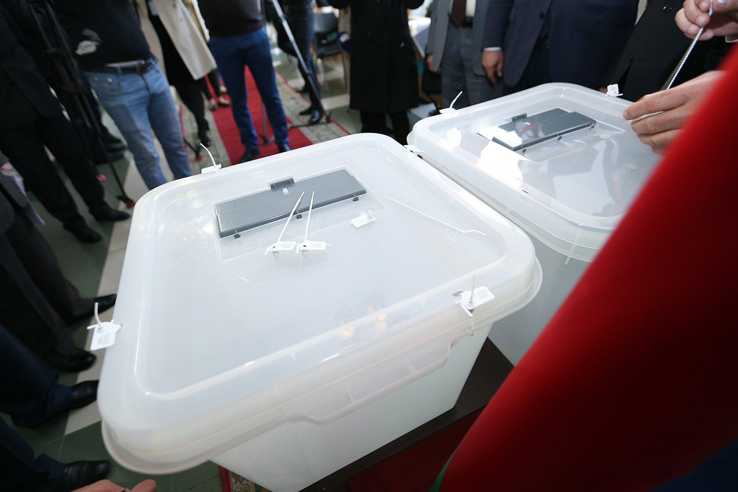 Növbədənkənar parlament seçkilərində iştirak edəcək partiyaların sayı 21-ə çatıb