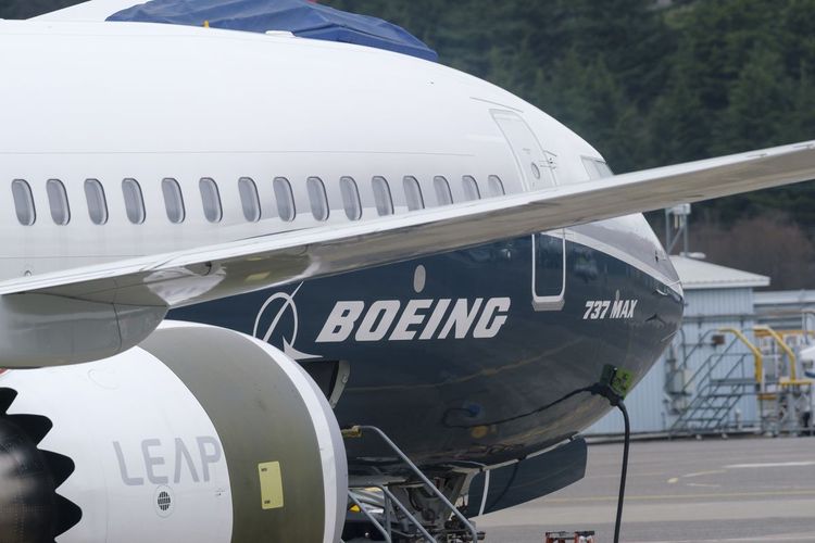 “Boeing” daha 5,4 mln. dollar cərimələnə bilər