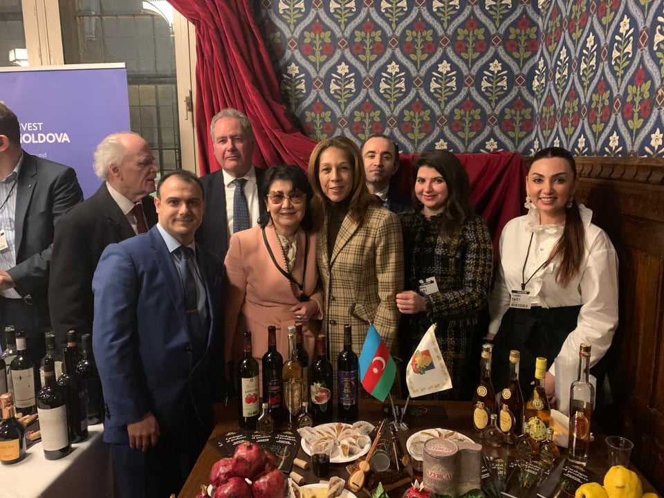 Günel Məmmədhəsənova “Made in Azerbaijan” brendini Londonda təqdim etdi – Fotolar