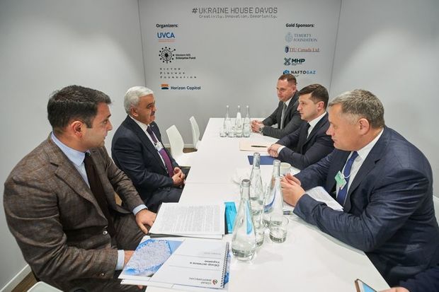 Ukrayna prezidenti Davosda Rövnəq Abdullayevlə görüşüb