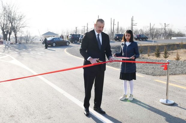 Prezident Ağstafada yol açılışında