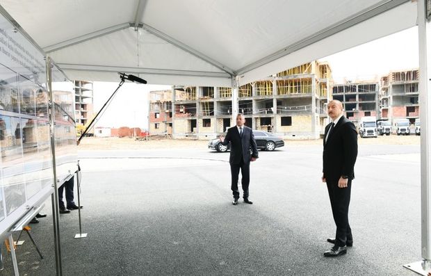 İlham Əliyev məcburi köçkünlər üçün tikilən yaşayış binalarında işlərin gedişi ilə tanış olub – FOTO
