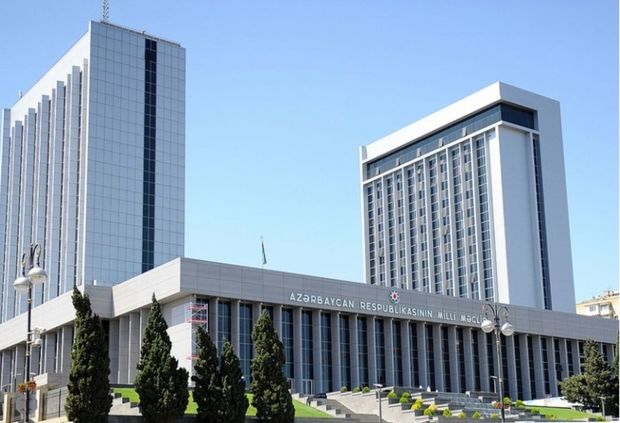 Prezident Administrasiyası, Baş Prokurorluq və Ədliyyə Nazirliyinin nümayəndələri parlamentə gəldi