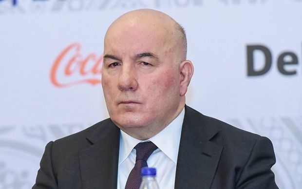 Elman Rüstəmov lisenziyası ləğv olunan banklardan danışdı