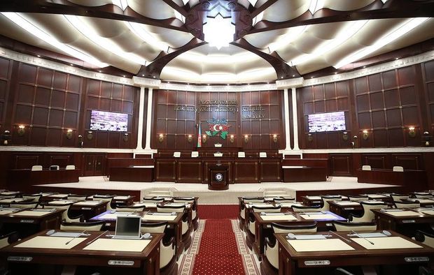 Parlament hakimlərlə bağlı məsələni nə zaman müzakirəyə çıxaracaq?