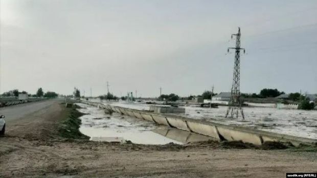Özbəkistanda su anbarı daşdı, on minlərlə sakin təxliyə olundu