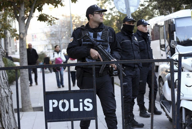 Türkiyədə terrorçularla atışmada iki polis əməkdaşı həlak olub